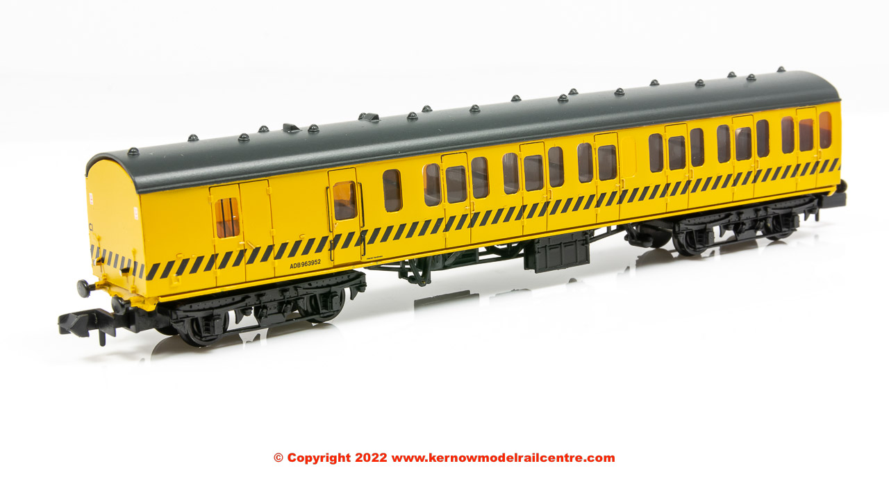 374-314 Graham Farish Suburban Coach BR Yellow Image